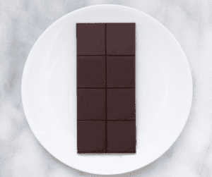 Image of a dark chocolate bar as fibre snacks! 